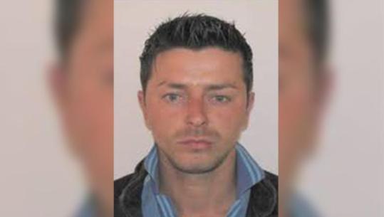 I dënuari me burgim të përjetshëm Miklovan Parubi transferohet nga burgu i Peqinit te i Burrelit, burime për Report Tv: Kishte informacione se po përgatitej një ngjarje kriminale