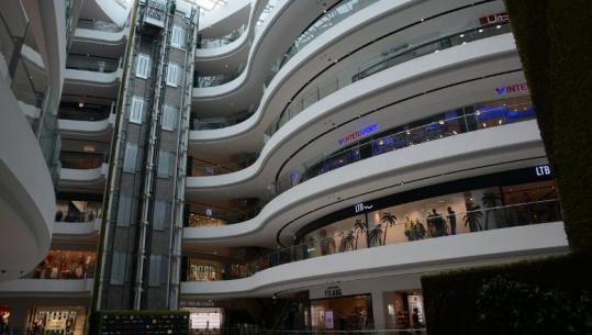 Tiranë/ Alarm fals për bombë te 'Toptani', shefi i sigurisë së qendrës tregtare mori email: Do të shpërthejë në 20:30! Policia: Nuk gjetëm gjë në objekt