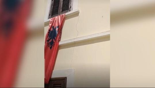 VIDEOLAJM/ Dëmtohet Muzeu Kombëtar i Pavarësisë në Vlorë