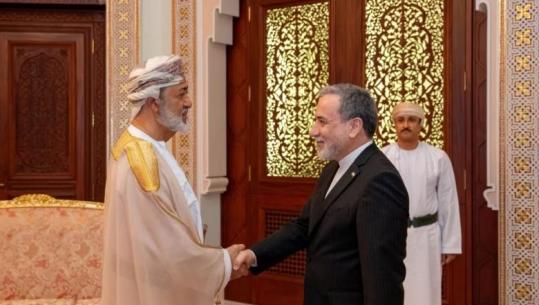 SHBA anuloi udhëtimin e negociatorëve në Pakistan, ministri i Jashtëm iranian zhvillon bisedime në Oman