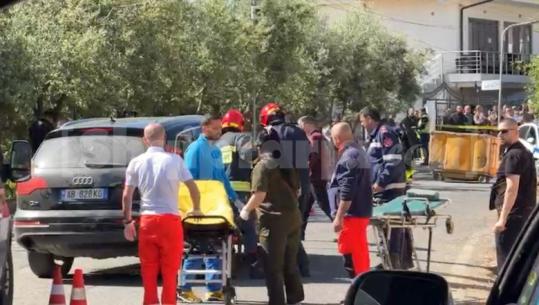 Atentati në Lezhë/ Momenti kur trupat e pajetë të 2 viktimave nxirren nga makina e bërë shoshë nga plumbat (VIDEO)