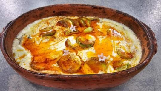 Kungulleshka me kos nga zonja Albana