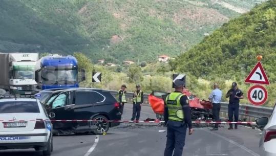 Aksident në aksin Elbasan-Librazhd, përplasen 2 automjete! Humb jetën një person, dyshohet edhe për 4 të plagosur (VIDEO)