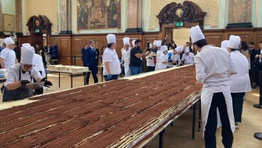 Mbi 440 metra e gjatë, tiramisuja më e gjatë në botë vendos rekord Guinness! U realizua me 20 mijë vezë dhe 150 mijë biskota