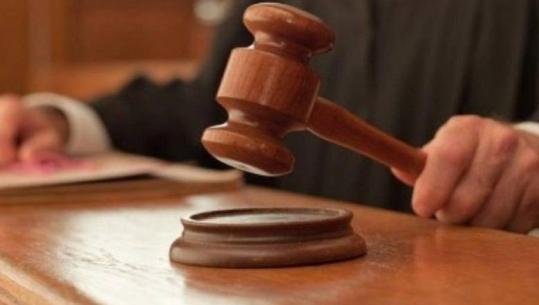 Skënder Minxhozi: Drejtësia me pesë yje po i ngjan frikshëm asaj të vjetrës