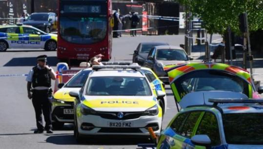 Sulm me thikë në Londër, dy persona të plagosur në zonën hebraike. Keir Starmer: Ngjarje rrëqethëse!