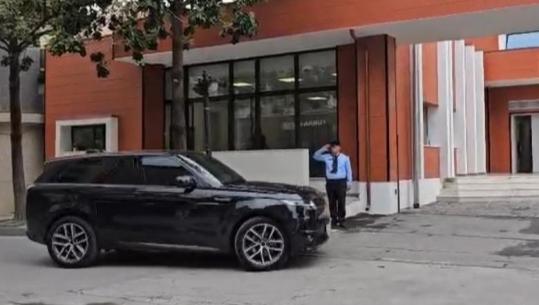 Drejtori i Policisë së Shtetit mbërrin në Elbasan, takim me strukturat