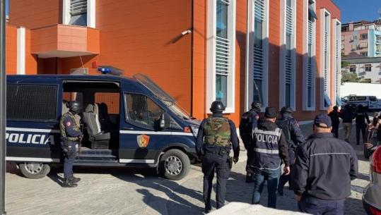 Operacion antidrogë në Elbasan, kontrolle edhe në Prrenjas e Librazhd! Gjykata lëshon 20 urdhërkontrolle banesash e disa masa ndalimi (VIDEO)