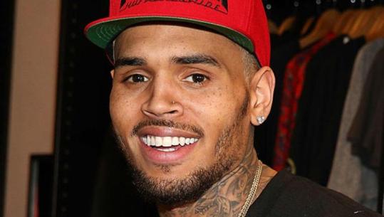 Të shtëna me armë pranë rezidencës së Chris Brown në Los Angeles, një person në pranga