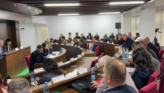 Pas Vlorës, edhe Lezha tarifa të reja për plazhet publike! Shezlonet me çmime të diferencuara sipas zonës dhe shërbimit, nga 300 deri në 2 mijë lekë