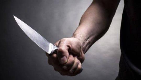 Goditi me thikë të riun në Vlorë, arrestohet 42 vjeçari nga Lubonja