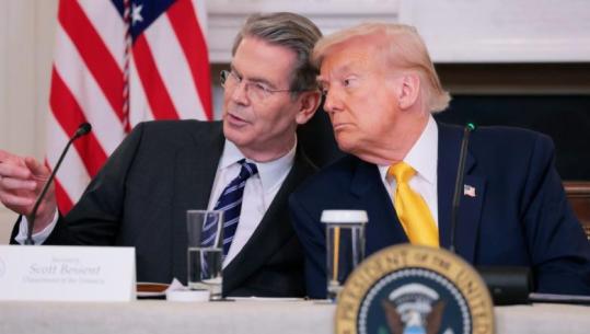 Sekretari amerikan i Thesarit: Irani drejt mbylljes së puseve të naftës ! Garda Revolucionare: Trump mes një lufte të pamundur dhe një marrëveshjeje të keqe