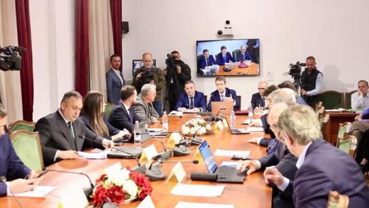 Ngrirja e fondeve të BE për Serbinë, Hoxha siguron: Nuk ndikon te Shqipëria, kemi axhenda të ndryshme