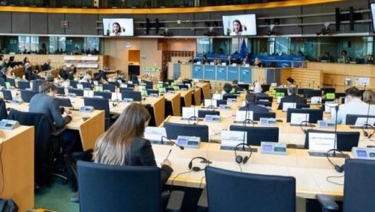 Balla përshëndet miratimin e raportit të Komisionit të Jashtëm të PE: Pasqyron progresin e madh të Shqipërisë në rrugën e anëtarësimit në BE