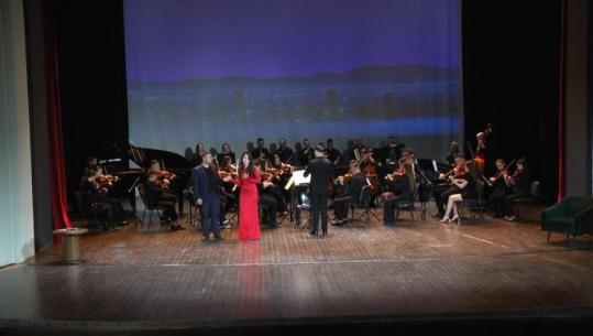 “Poenia”, muzikali ngjit në skenë qindra artistë të rinj! Mesazhi i Muçollarit: Puna e përkushtimi, çelësi i suksesit!