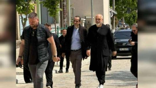 Nipi i Mitsotakis viziton Derviçanin, takim dhe drekë me Edi Ramën
