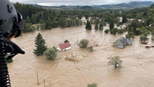 Ndryshimet klimatike, Shqipëria ndër vendet më të rrezikuara! Koçiu: Duhet të jemi të bashkuar, përmbytjet e dimrit s’ndaluan në kufi për të kërkuar pasaportë