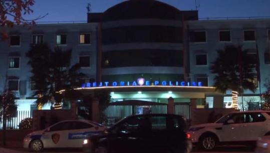 Tragjedia te ish-Këneta ndërgjegjëson qytetarët e Durrësit, banorët e fshatit Arapaj 'mësyjnë' në komisariat për të denoncuar një shofer problematik