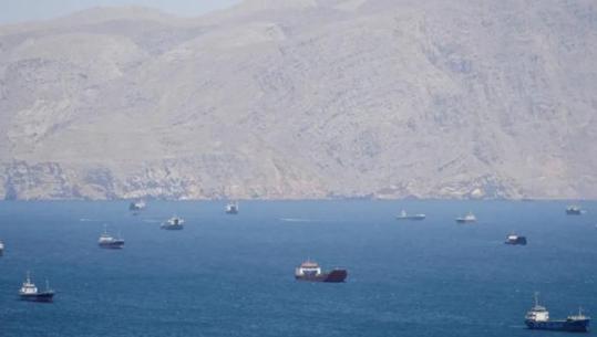 Sulmohet anija franceze në Ngushticën e Hormuzit, plagosen anëtarë të ekuipazhit