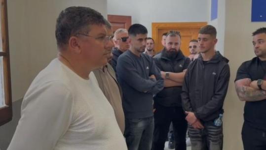 'Mos na dëmtoni në prag të sezonit' Bizneset në Vlorë kërkojnë shtyrjen e prishjeve të shtesave pa leje deri në shtator