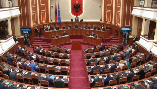 LIVE TV- Kuvend, opozita interpelancë me Ramën dhe Karakaçin! PD kërkon ndryshimin e rendit të ditës: Debat edhe për raportin e PE! Mbahet 1 minutë heshtje për Servet Pëllumbin