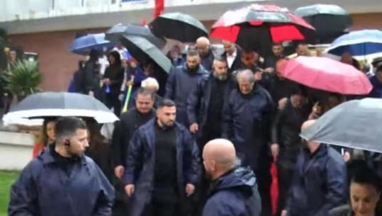 Nis protesta e PD, Berisha niset nga selia blu drejt kryeministrisë