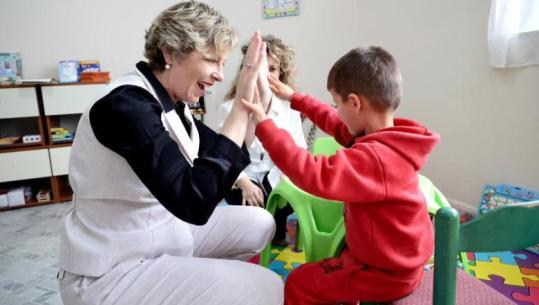 Ministrja Sala: Angazhimi vullnetar i të rinjve, një model që duhet ta zgjerojmë në të gjithë Shqipërinë