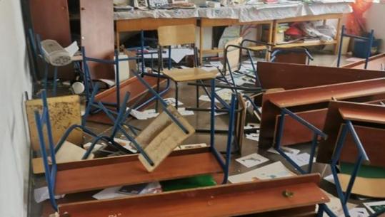 Dibër/ Banka dhe karrige të shkatërruara maturantët e Shkollës së Mesme ‘Asllan Keta’ në Fushë-Bulqizë, 'festojnë' ndryshe përfundimin e vitit shkollor