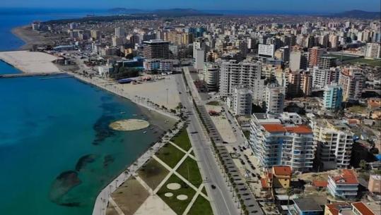 Riparohet defekti në një prej tubacioneve kryesore të Vlorës, nis përsëri furnizimi me ujë i qytetit