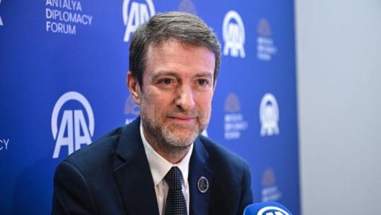 Kampet e emigrantëve në Shqipëri, Ferit Hoxha lajmëron fundin e marrëveshjes me Italinë: Nuk zgjatet përtej vitit 2030, deri atëherë do të jemi në BE