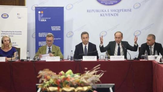 Ambasadori Gonzato: Rruga e Shqipërisë për në BE kërkon konsensus politik! Peleshi kërkon bashkëpunim më të fortë me opozitën, Tabaku: Po na shmangni