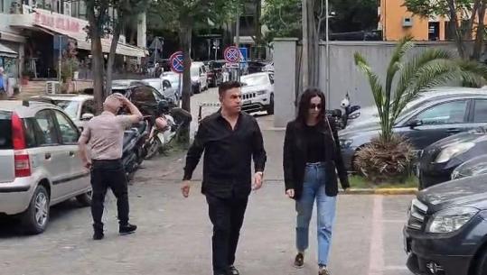 Gjyqi për Laert Haxhiun, paraqiten në GJKKO babai dhe motra e reperit Noizy