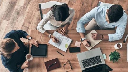 Shqiptarët ‘dembelë’? OECD: Produktiviteti i bizneseve shqiptare sa 23-29% e BE-së