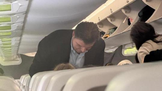 Lulzim Basha në avion, Balla poston foton dhe kujton gafat epike: Kishte pak problem me matematikën, por s’bëhej kurrë pishman