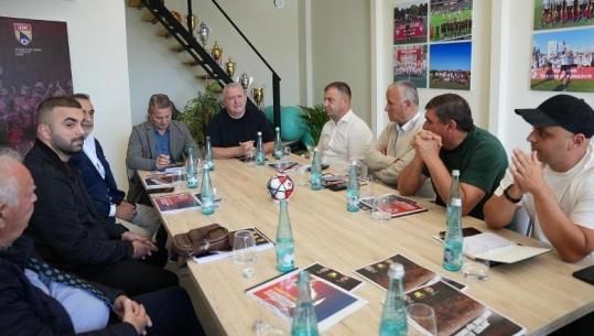 Infrastruktura sportive, Armand Duka dhe Pjerin Ndreu bëhen bashkë: Lezha e do futbollin, të përmirësojmë kushtet e stadiumit