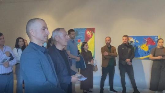 Berat/ Çelet ekspozita e piktorit Ermal Mbrakulli, prezantohen rreth 40 punime në vaj, akrilik dhe grafikë! Me dhjetëra artdashës të pranishëm