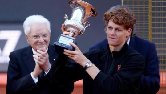 Tenis/ Italiani i parë pas 50 vitesh, Jannik Sinner mposht 2-0 norvegjezin Ruud dhe siguron trofeun e shtëpisë me rekord