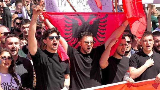 Protesta për gjuhën shqipe në Shkup, studentët paralajmërojnë marshim drejt Ministrisë së Brendshme pas lajmeve për ndalime në kufi
