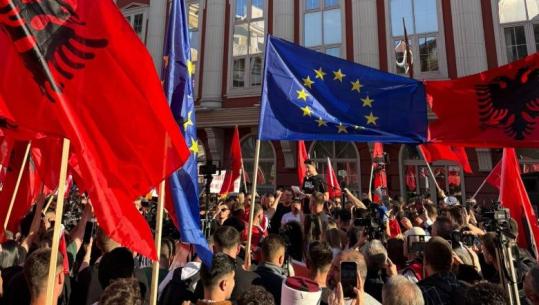 Taulant Balla mbështet kërkesat e studentëve shqiptarë në Shkup: Qeveria dhe parlamenti të gjejnë zgjidhje të drejtë e të qëndrueshme