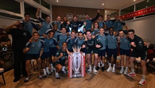 Londra veriore e gdhin me këngë dhe alkool, Arsenali feston titullin kampion në Premier League! Tifozët 'pushtojnë' rrugët