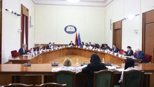 20 projektligje për diskutim në 1 seancë plenare, opozita kundër kalendarit të punimeve! Bardhi: Po e bëni debatin joeficent