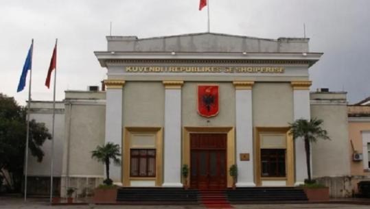 Pritet votimi/ PS e PD konsensus për ndryshimet në Rregullore, kreu i SPAK s’raporton më në Kuvend, por te komisioni ‘Xhafaj’! Jo senacë pas orës 22:00