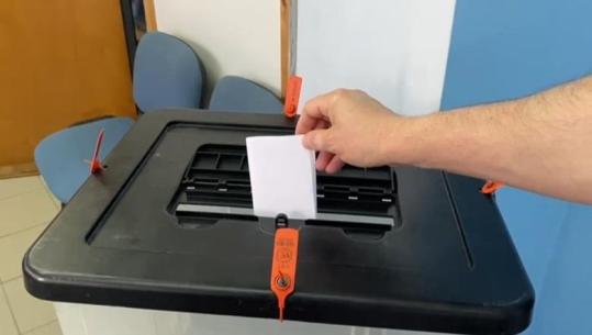 Këlcyrë, votimi i PD mbyllet me 205 vota për Berishën, 16 kundër dhe 10 abstenime