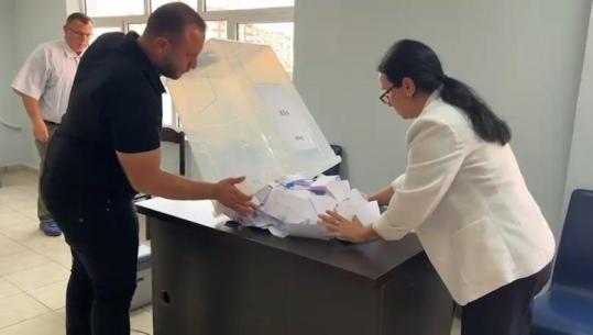 Referendumi në PD/ 550 demokratë në Lushnje duan sërish Berishën kryetar, 26 kundër
