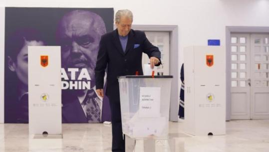 Zgjedhje, referendum apo votëbesim?! Procesi hibrid që vë në pikëpyetje vlerën ligjore të riemërimit të Berishës. Asnjë referim në Statut 