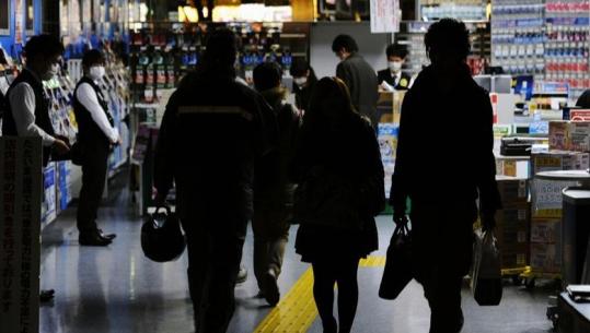 ‘Fyti po më digjte e dhimbte’, 20 të lënduar në një qendër tregtare në Tokio, një person spërkat substancën misterioze