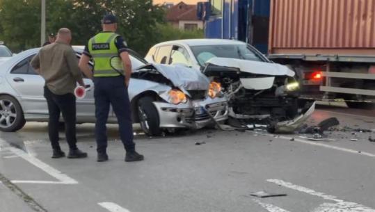 Efektivi u lëndua gjatë operacionit në Korçë, kamarieri që shiste drogë përplasi makinën e policisë gjatë ndjekjes! Në kërkim pronari i lokalit (EMRI)