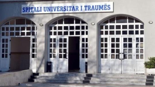 U plagos pak ditë më parë me armë zjarri në kokë nga ‘shoku’ i tij, ndërron jetë te ‘Trauma’ 17-vjeçari