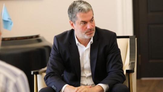 Ish-kryebashkiaku i Vlorës humb babain! Mjeku Neki Dredha shërbeu edhe vetë si kryetar