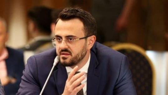 Deputeti demokrat akuza qeverisë për boshatisjen e universiteteve, Xhaferri:  35 mijë studentë më pak në auditore
